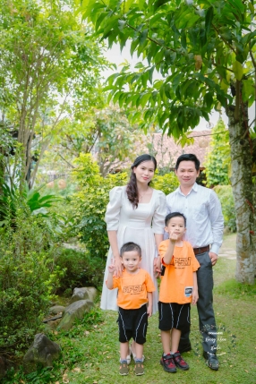 Album ngoại cảnh đẹp bé và gia đình