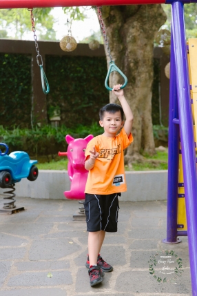 Album ngoại cảnh đẹp bé và gia đình