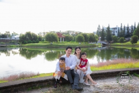 Album ngoại cảnh đẹp bé và gia đình