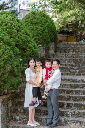 Album ngoại cảnh đẹp bé và gia đình