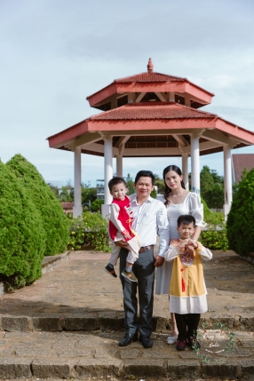 Album ngoại cảnh đẹp bé và gia đình