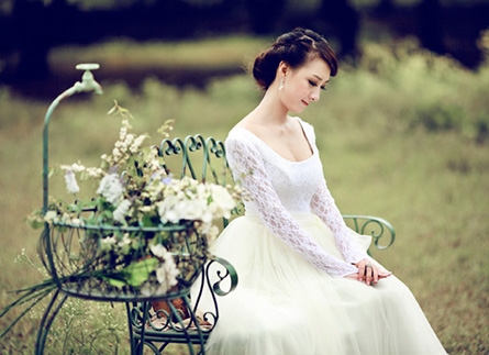Những mẫu váy cưới cho cô dâu thấp nhỏ 2020